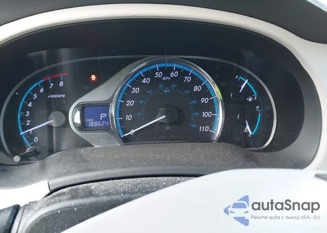 2014 Toyota Sienna Xle V6 8 Passenger z USA, uszkodzony, nr VIN 5TDYK3DCXES513778